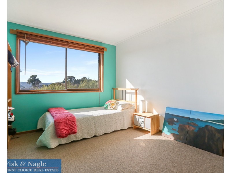 11 Hart Crescent, Bega NSW 2550