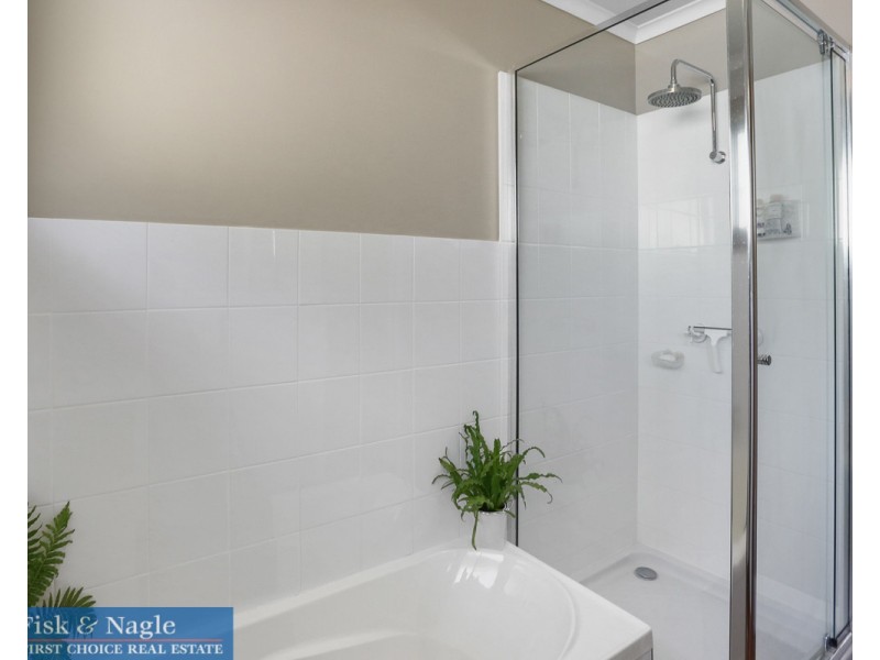 11 Hart Crescent, Bega NSW 2550