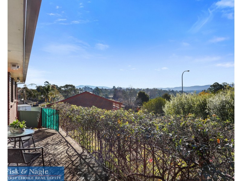 11 Hart Crescent, Bega NSW 2550
