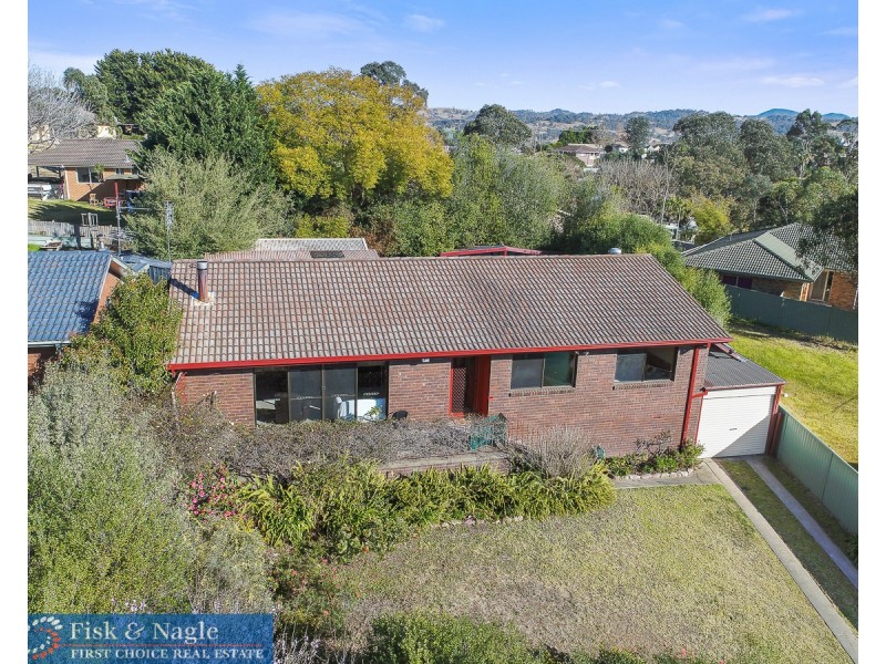 11 Hart Crescent, Bega NSW 2550
