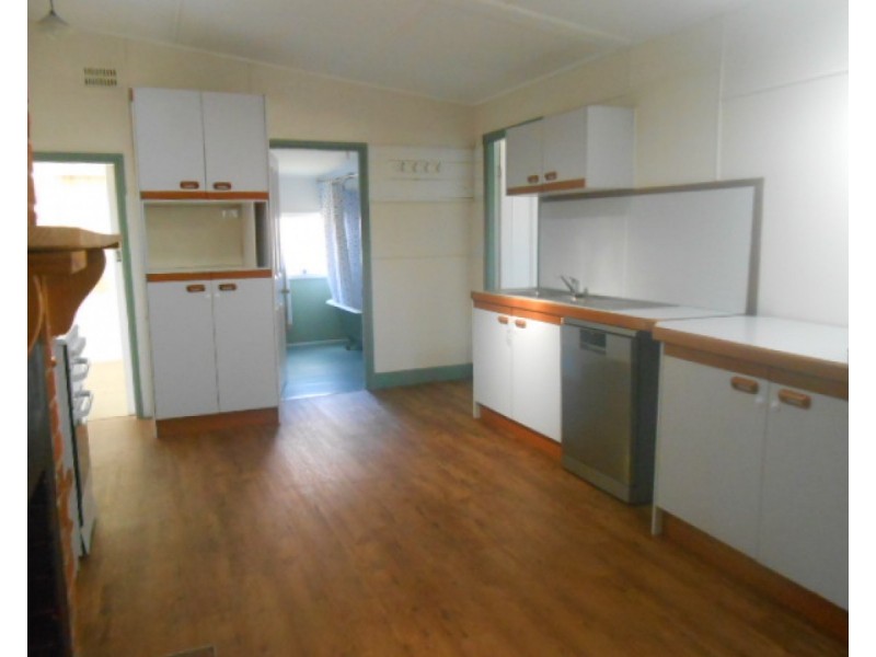 20 Bega Street, Bega NSW 2550