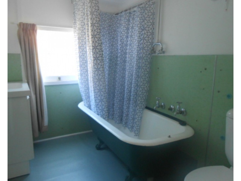 20 Bega Street, Bega NSW 2550