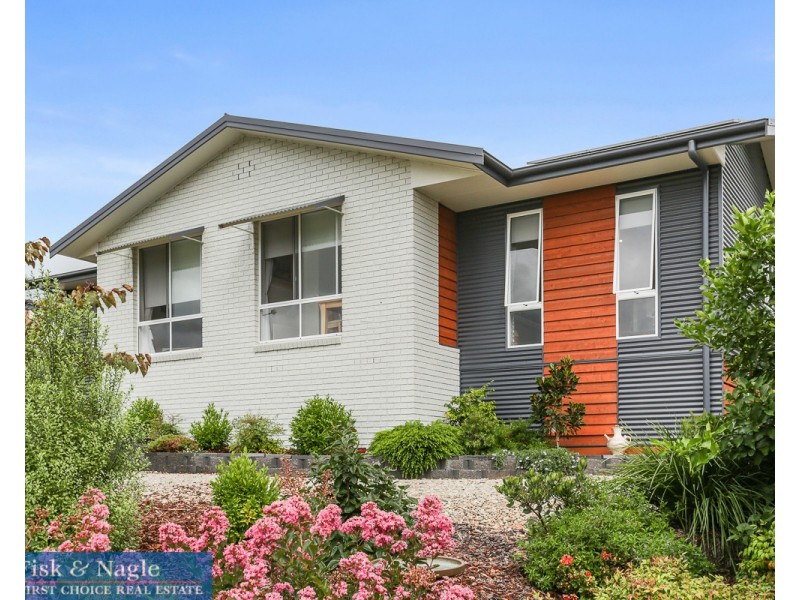 1 Goldberg Place, Bega NSW 2550