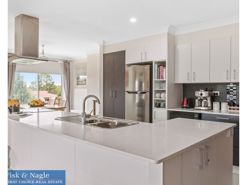 1 Goldberg Place, Bega NSW 2550