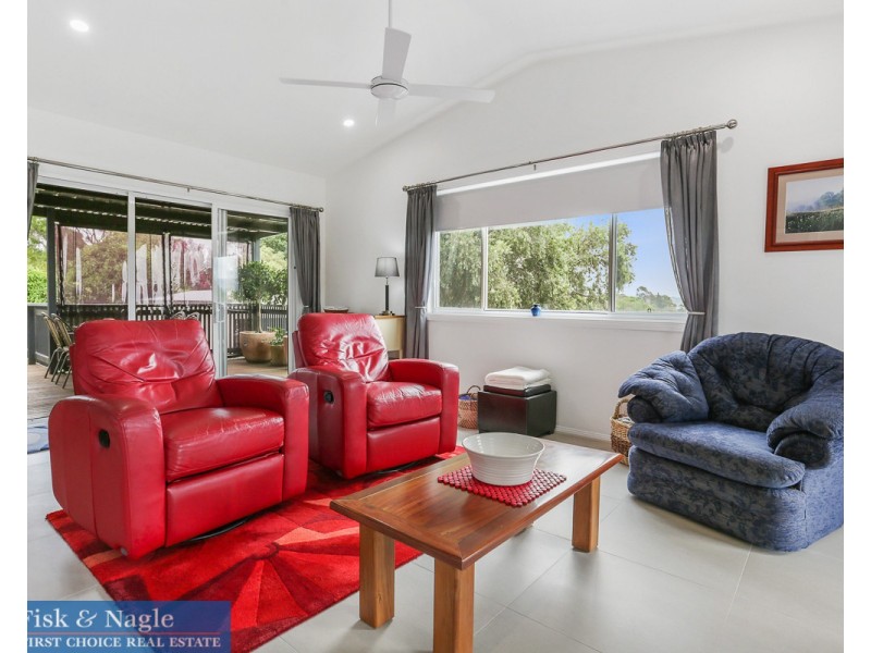 1 Goldberg Place, Bega NSW 2550