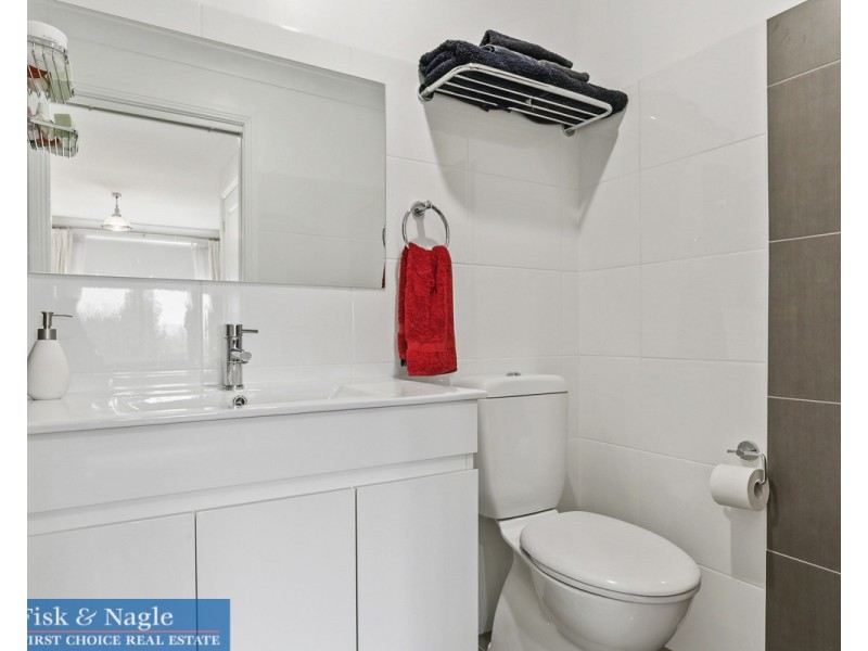 1 Goldberg Place, Bega NSW 2550