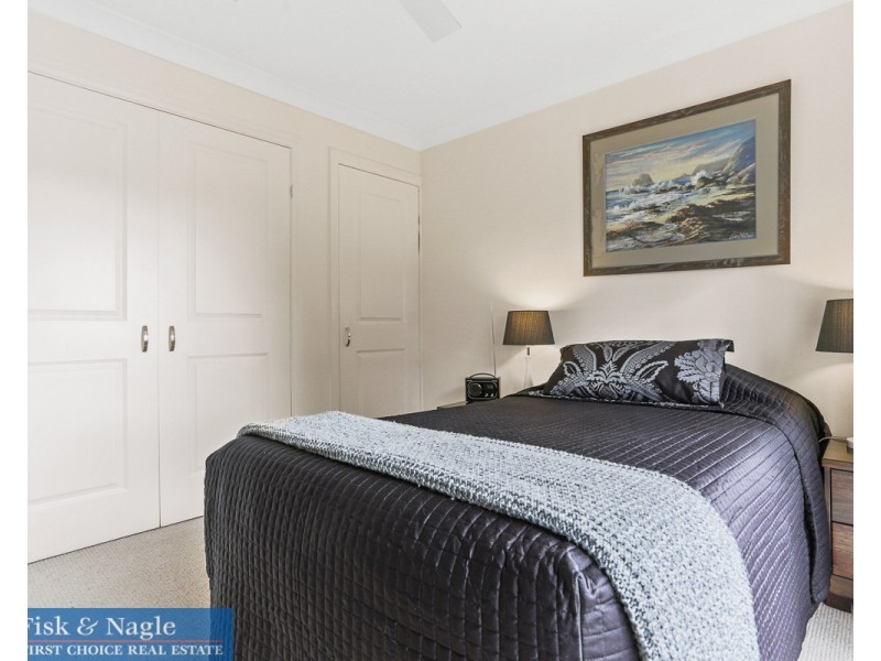 1 Goldberg Place, Bega NSW 2550