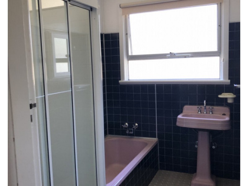 32 Parker Street, Bega NSW 2550