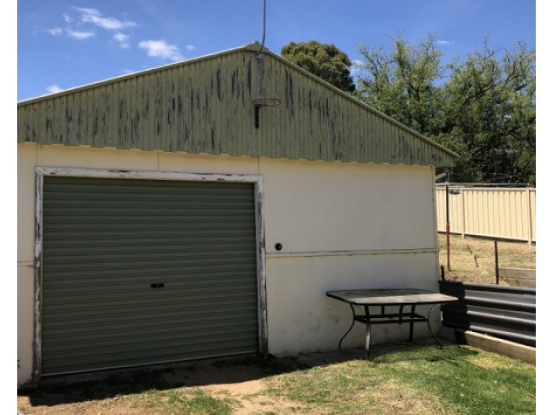 32 Parker Street, Bega NSW 2550