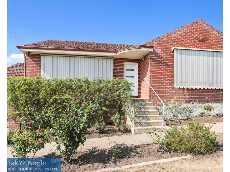 42 Carp Street, Bega NSW 2550