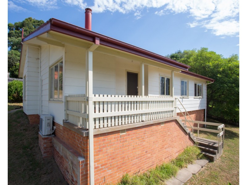 27 Girraween Cresent, Bega NSW 2550
