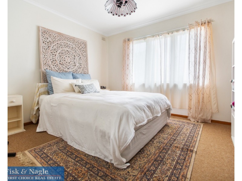 27 Girraween Cresent, Bega NSW 2550