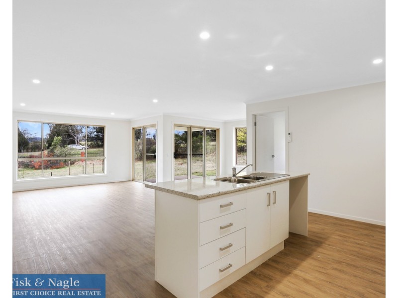 7B Denison Close, Bega NSW 2550