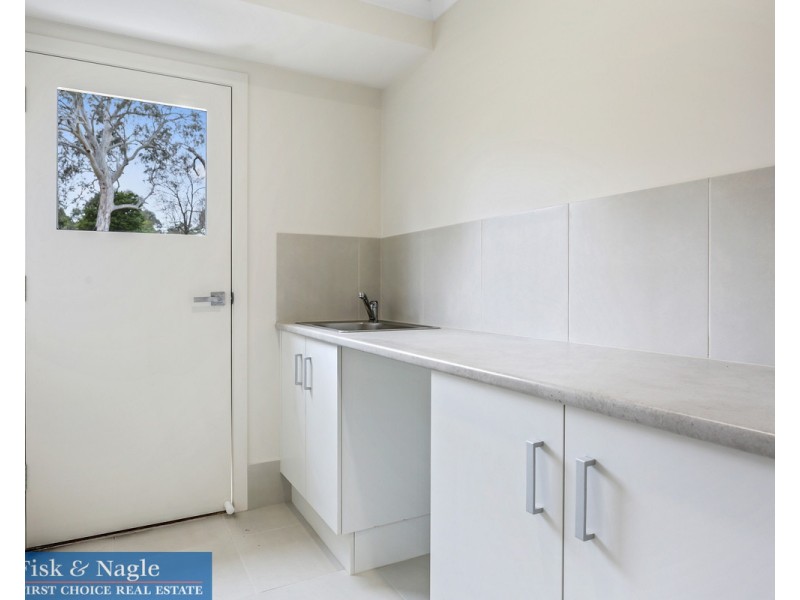 7B Denison Close, Bega NSW 2550