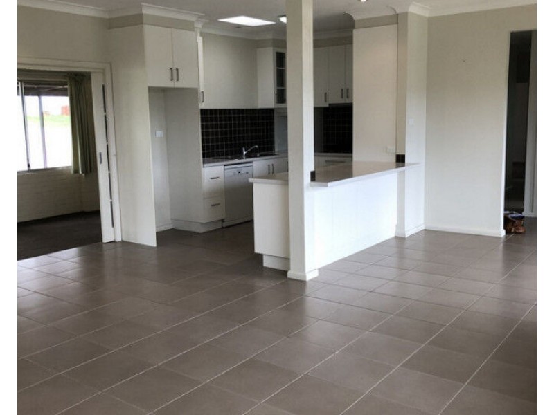 27 Tathra Road, Bega NSW 2550
