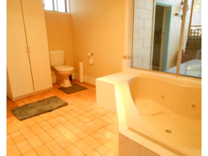 10 Little Church Street, Bega NSW 2550