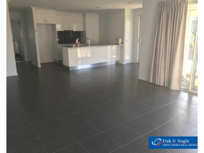 3 Game Crescent, Bega NSW 2550