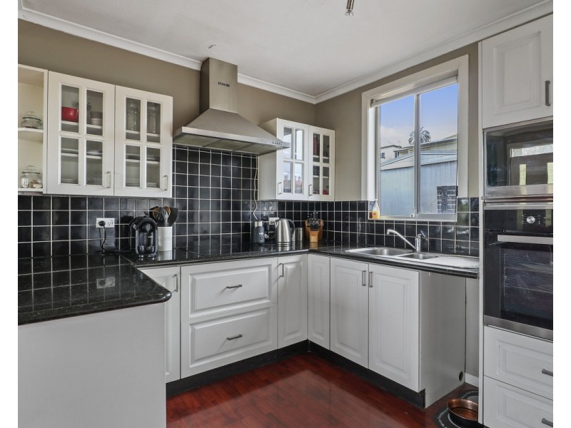 11 Girraween Crescent, Bega NSW 2550