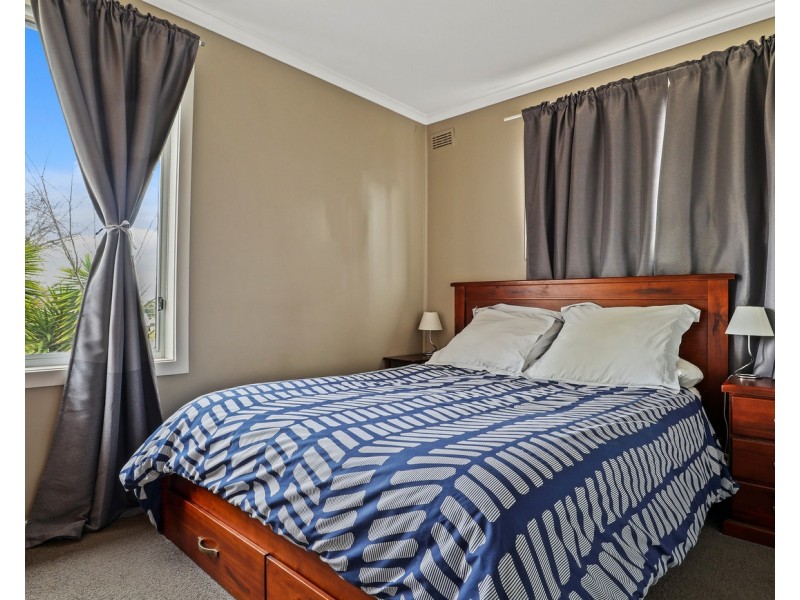 11 Girraween Crescent, Bega NSW 2550