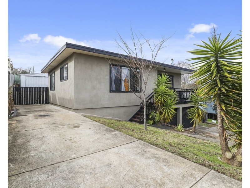 11 Girraween Crescent, Bega NSW 2550