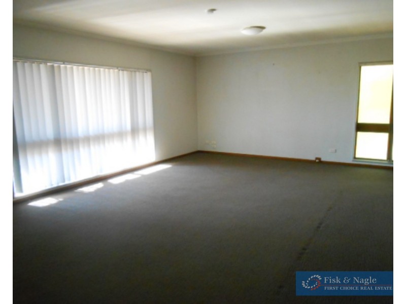 86 LynJohn Drive, Bega NSW 2550