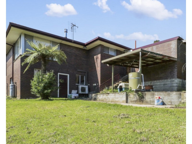 8 Mckee Drive, Bega NSW 2550