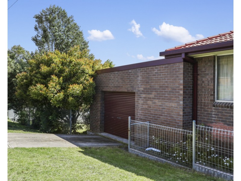 8 Mckee Drive, Bega NSW 2550