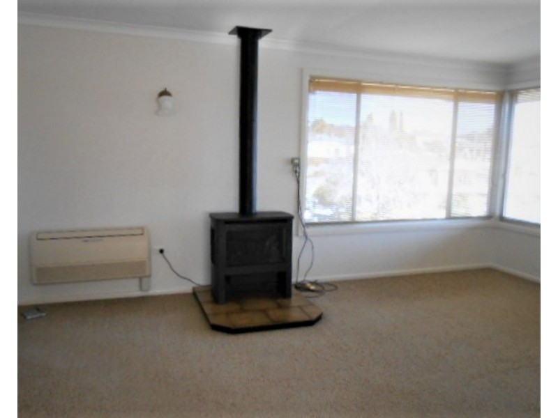 8 Mckee Drive, Bega NSW 2550