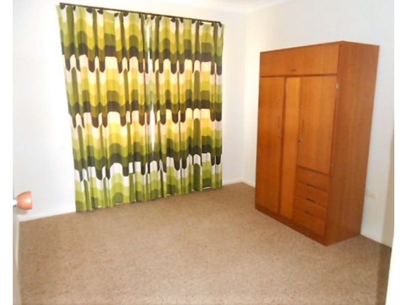 8 Mckee Drive, Bega NSW 2550