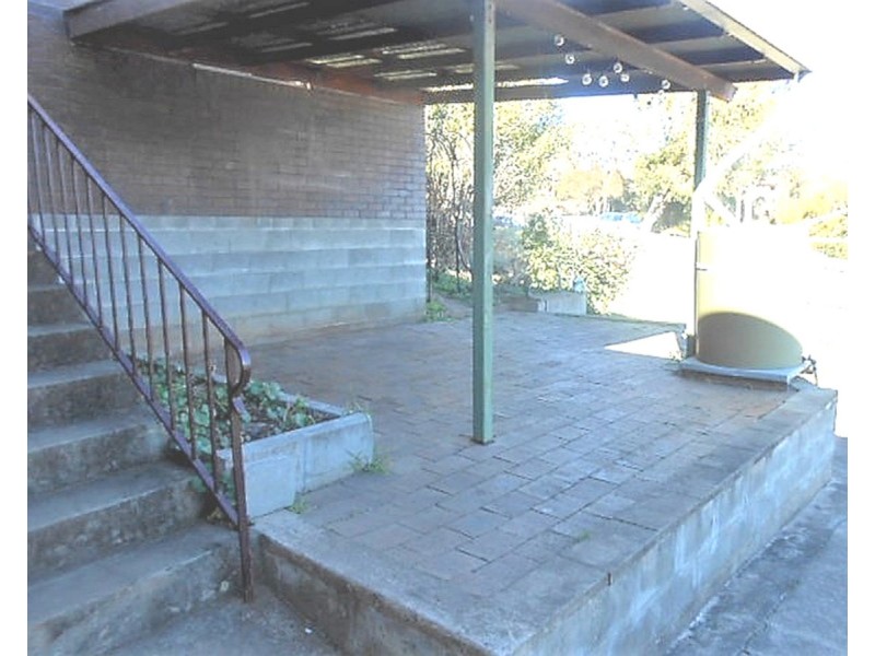 8 Mckee Drive, Bega NSW 2550