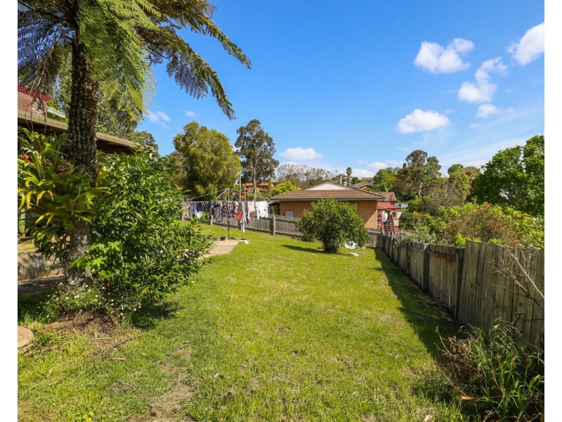 8 Mckee Drive, Bega NSW 2550