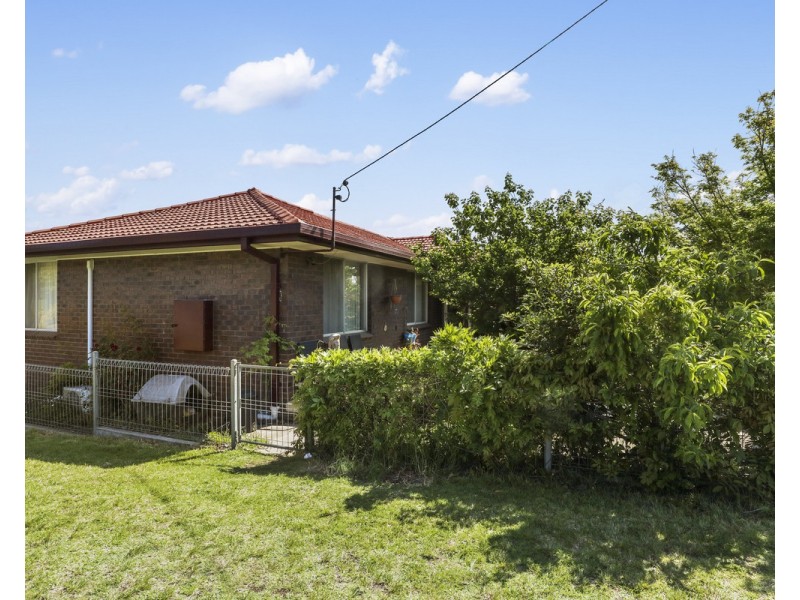 8 Mckee Drive, Bega NSW 2550
