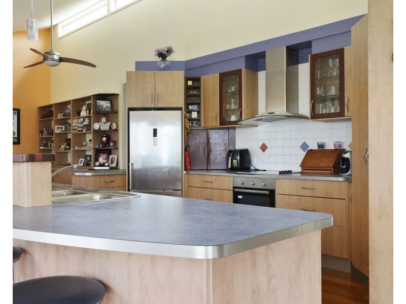 2 MacKillop Court, Tura Beach NSW 2548