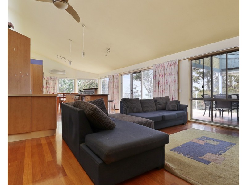 2 MacKillop Court, Tura Beach NSW 2548