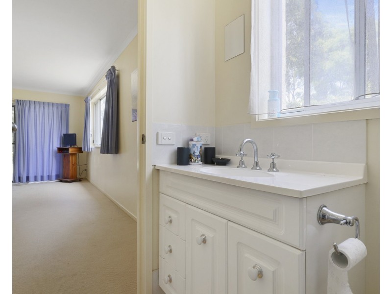 2 MacKillop Court, Tura Beach NSW 2548