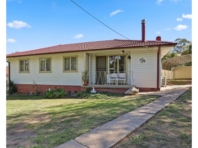 9 Bunyarra Drive, Bega NSW 2550
