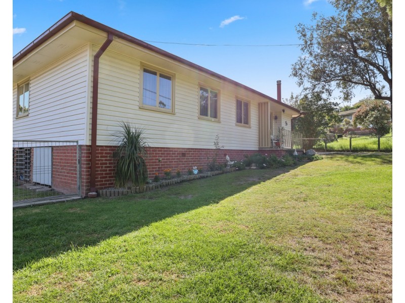 9 Bunyarra Drive, Bega NSW 2550
