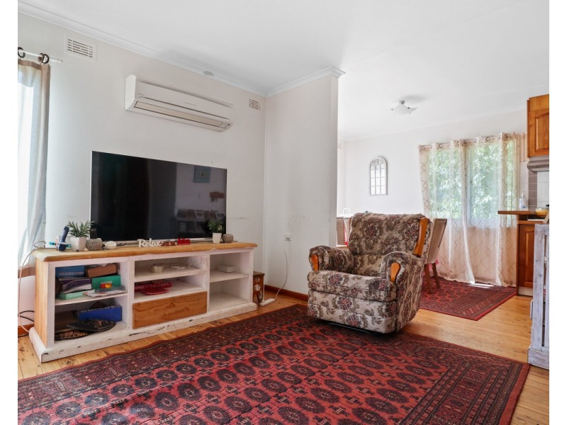 27 Girraween Crescent, Bega NSW 2550