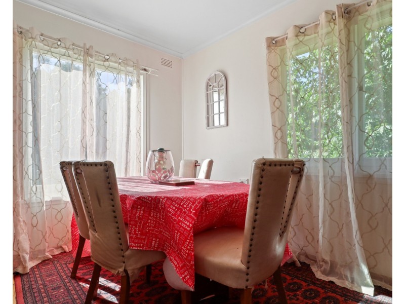 27 Girraween Crescent, Bega NSW 2550