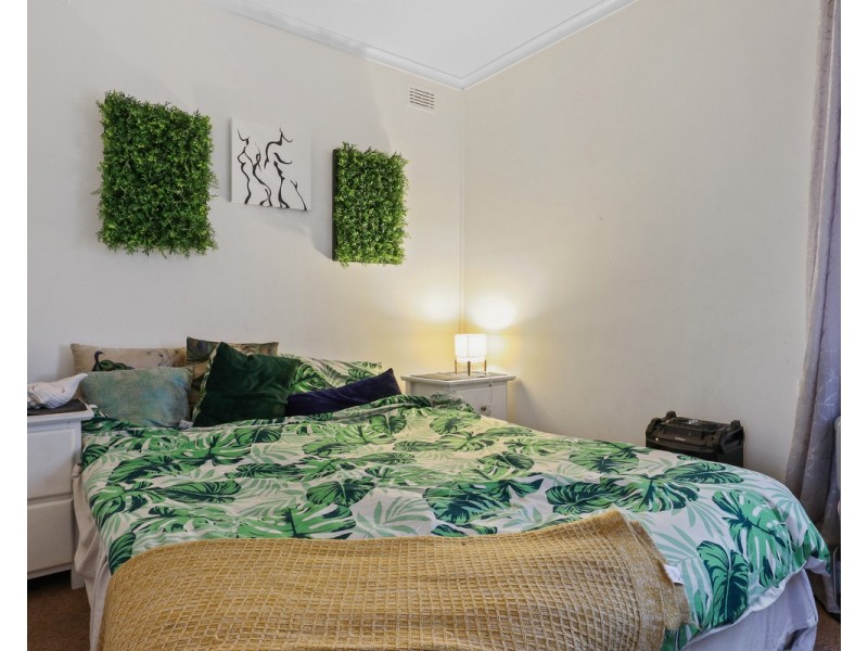 27 Girraween Crescent, Bega NSW 2550