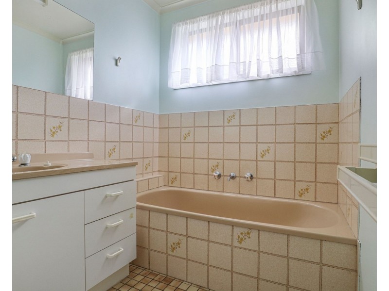 8 Waratah Court, Tura Beach NSW 2548