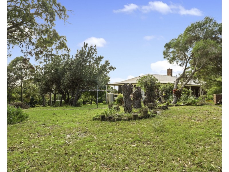17 High Crescent, Tura Beach NSW 2548