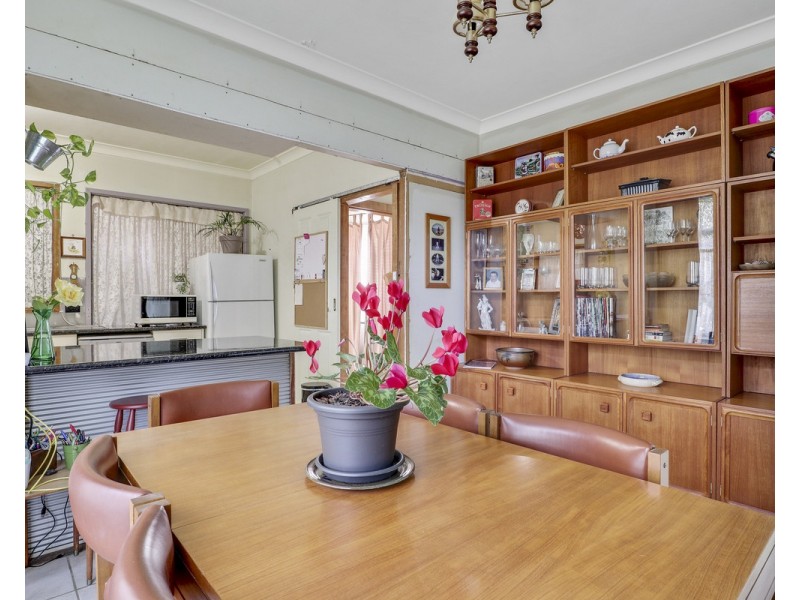 64 Ravenswood Street, Bega NSW 2550