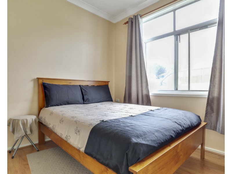 64 Ravenswood Street, Bega NSW 2550