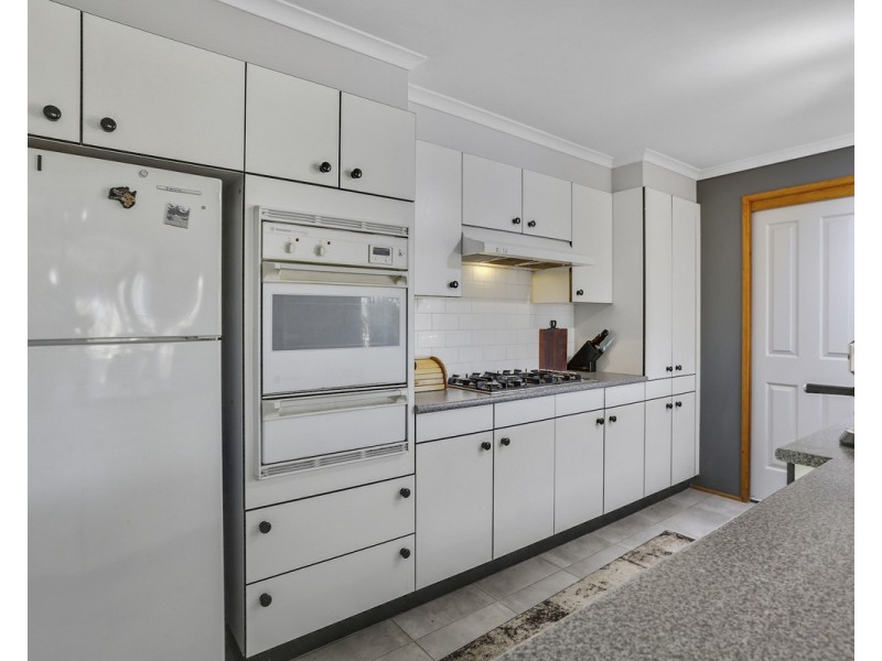 5 Miners Close, Bega NSW 2550