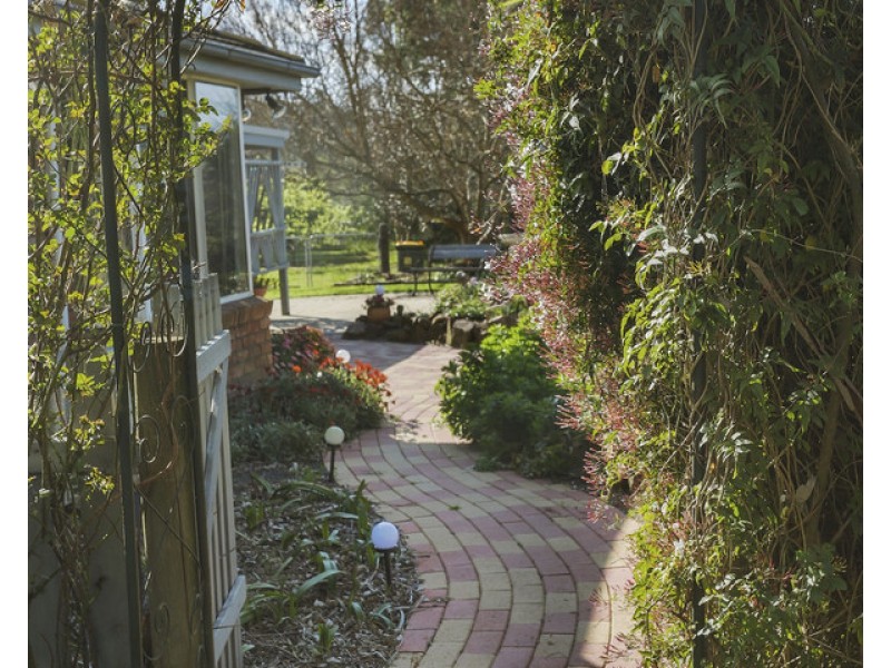 5 Miners Close, Bega NSW 2550