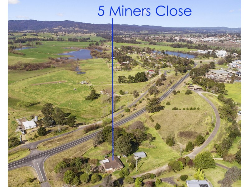 5 Miners Close, Bega NSW 2550