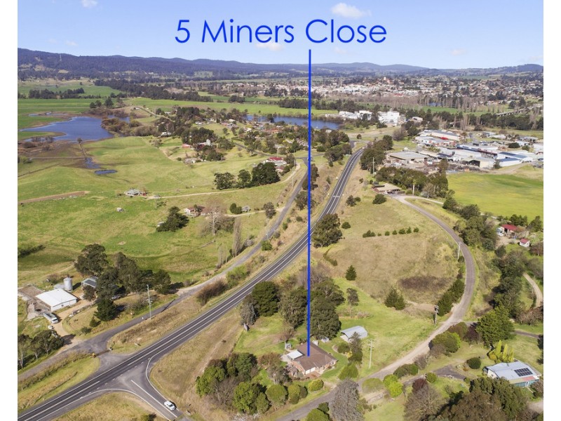 5 Miners Close, Bega NSW 2550