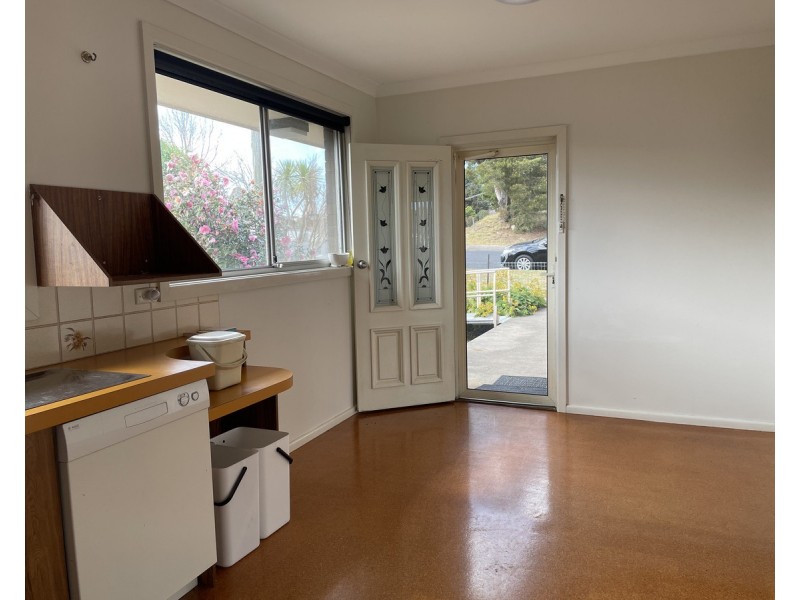 8 McKee Drive, Bega NSW 2550