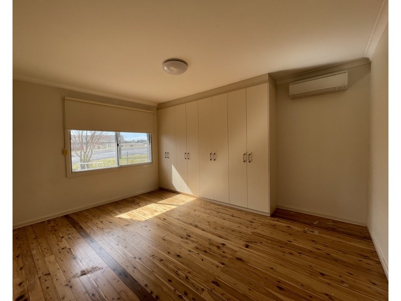 8 McKee Drive, Bega NSW 2550